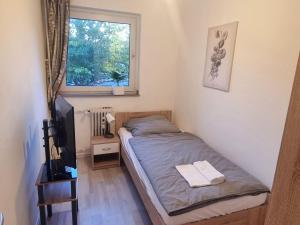 Spacious 4-Bedroom Apartment with Balcony near Frankfurt