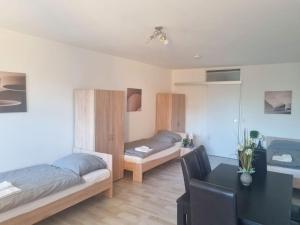 Spacious 4-Bedroom Apartment with Balcony near Frankfurt