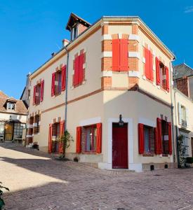 Maisons de vacances Maison Jeanne d’Arc : Maison 4 Chambres