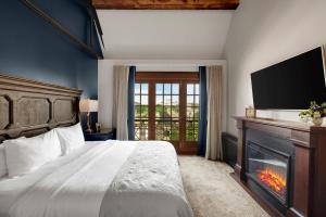 King Suite room in Celeste of St Paul