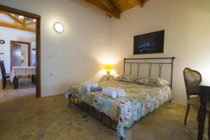 Su La Strata Villa by CorfuEscapes