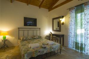 Su La Strata Villa by CorfuEscapes