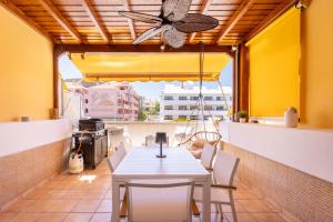 Design house 150m from Las Vistas Beach