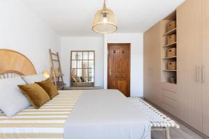 Design house 150m from Las Vistas Beach