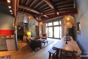 Chalets Mountain Lodge 4 bedroom chalet : photos des chambres