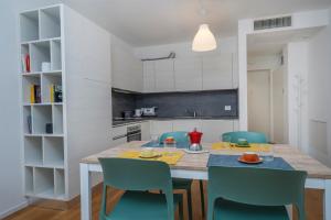 GuestHost - Neos House