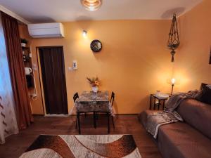 Studio 7A Cozy affordable central oasis