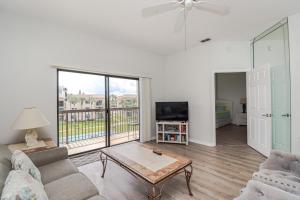 Ocean Village Club Q33