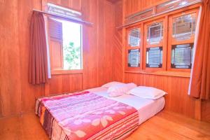 Watu Emas 1 with Shared Pool and Balcony