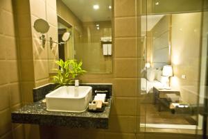 Goldberry Suites & Hotel Mactan