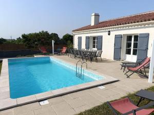 Maisons de vacances Les Bruyeres : Maison au calme avec piscine : photos des chambres