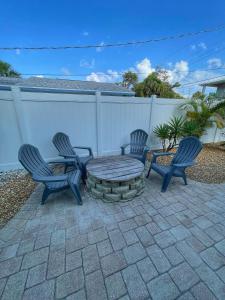 Cozy Canaveral Cottages