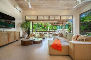 Casa Cheetah Main House and Casita