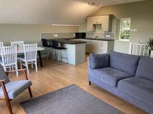 Beautiful Garden Cottage, close to Llandeilo.