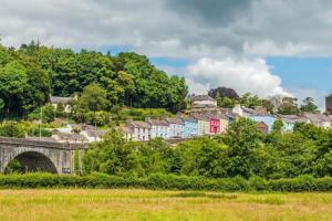 Beautiful Garden Cottage, close to Llandeilo.