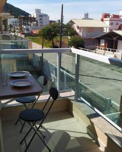Apartamento em palmas gov celso ramos 70 m do mar