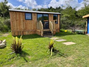 Pembrokeshire Shepherd hut with hottub