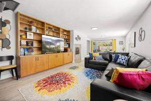 Disneyland close FAMILY home!