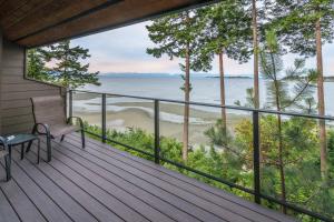 1155 Resort Dr, Parksville, British Columbia, V9P 2E3 Canada.