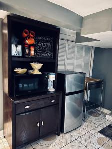 Chicago-Pilsen Boho apartment with Free parking - Unit C