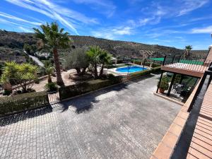 Casa rural acogedora con chimenea y vistas al atardecer