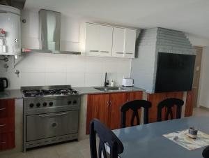 dpto faro con pileta climatizada a 300 mts de la playa