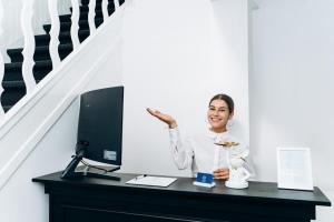 Atomihotel: Contemporary Comfort Steps from the Atomium!