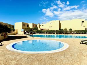 Pambnb - 250m to Beach, Family Pools, Wi-Fi & BBQ