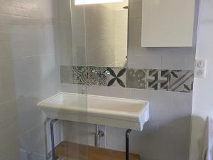 Maison Traditionnelle Rénovée, Proche Plage, Barbâtre - Terrasse, Wifi, Confort Modern - FR-1-426-371