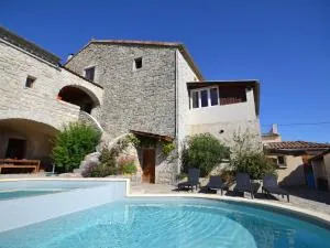 Vintage Holiday Home in Lanas with Swimming Pool - 沃格于埃