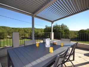 Maisons de vacances Vintage Holiday Home in Lanas with Swimming Pool : photos des chambres