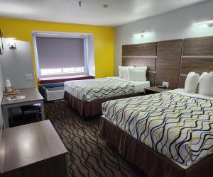 Deluxe with Two Queen Beds - Ground Floor - QQ1 room in Desert Inn