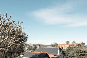 Poppys Pad - A Designer Mid century Manly Getaway