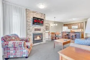 Cozy Getaway with Resort Perks - Edgar