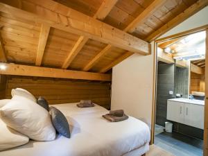 Chalet spacieux à Châtel, 8 chambres, jacuzzi, proche pistes - FR-1-676-26