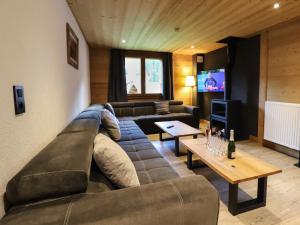 Grand chalet 7 pièces, 15 pers, sauna, jacuzzi à Châtel - FR-1-676-38