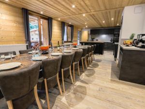 Grand chalet 7 pièces, 15 pers, sauna, jacuzzi à Châtel - FR-1-676-38