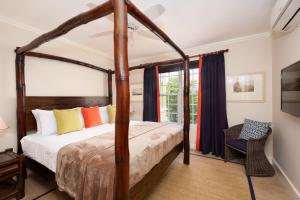 Jamaica Time Driftwood at Sea Palms 3BR 3BA Condo in Ocho Rios with Pool and Beach Front with Views ONLY 10 Mins from Ochi Intl Airport Direct flight from Miami