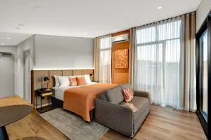 The Lane Retreat - Broke