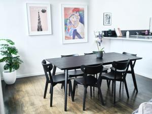 Chic Urban Loft in Prime Location