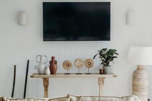 Baybreeze 18 Tomaree Road WiFi Air Conditioning Kitchenette