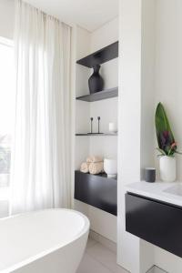 Minimalist Elegance: Tranquil Canggu Villa Yukki