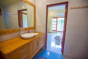 Vibrant Getaway in Seminyak: Villa Buyaya
