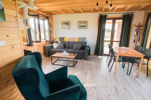 Zakątek na Mazurach I Kalinowo, Romoty