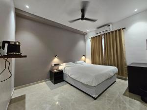 7 The Business Hotel