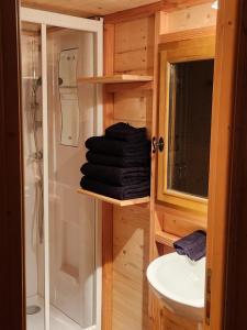 le cocon damour " Roulotte avec bain nordique privée"