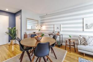 Chelsea 1BR w Gym Balcony Doorman NYC-19