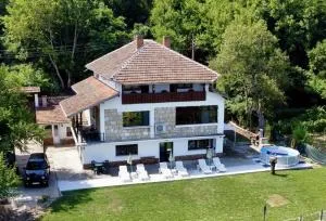 Стефанови Палас - Knezha