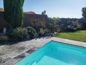 Gîte à SAINT ANDRE DE LA MARCHE proche du Puy du foù