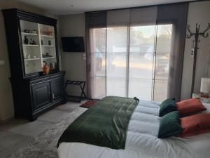 Gîte à SAINT ANDRE DE LA MARCHE proche du Puy du foù